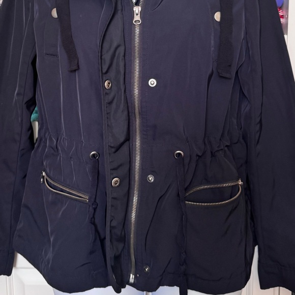 FOREVER 21 JACKET. HOODED UTILITY RAIN JACKET. GOOD QUALITY. MEDIUM WEIGHT. GUC - Picture 12 of 16